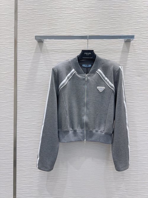 Prada Fashionable Coat with Exquisite Details and Practical Versatility