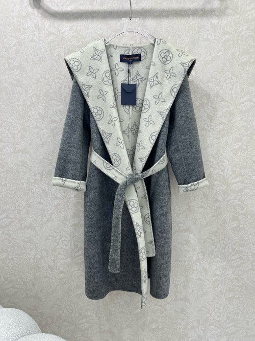 Louis Vuitton Luxurious Full-length Robe with Logo in High-grade Wool