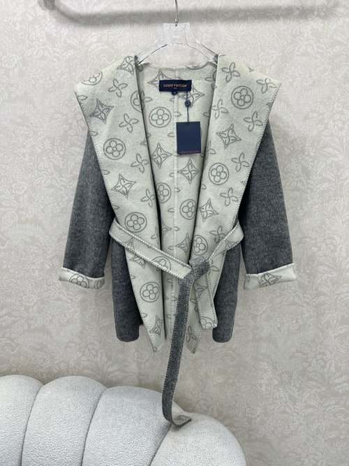 Louis Vuitton Luxurious Short Robe with Logo in High-grade Wool