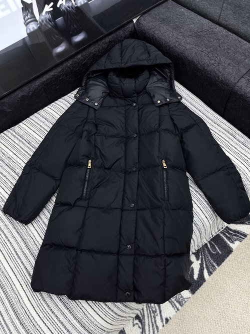 Moncler Detachable Hooded Down Jacket Filled with 90% Goose Down