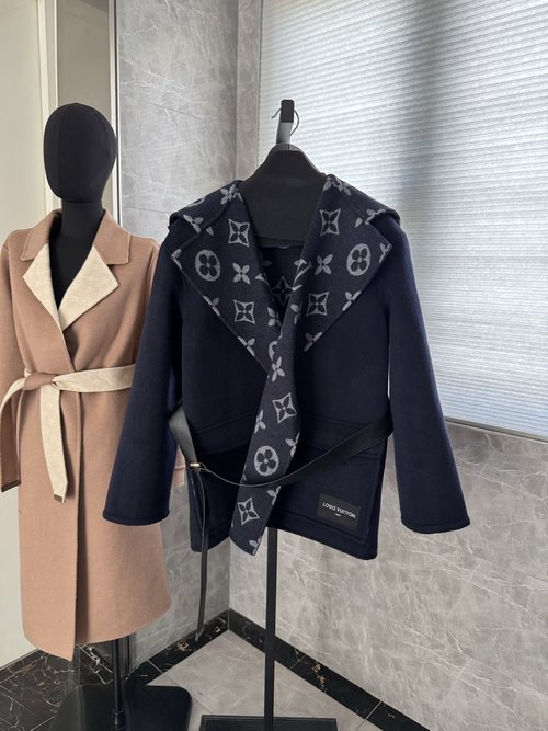 Louis Vuitton Double-sided Wrap Coat in Silk and Wool Blend with an Elegant Aesthetic