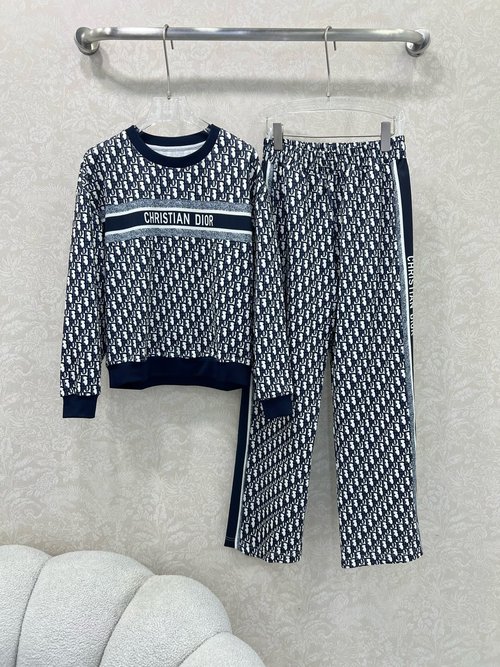 Dior Round Neck Sportswear Set with D-Logo Print and Color Contrast