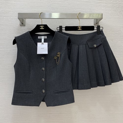 Dior High-End Two-Piece Set with Custom CD Buttons and Pleated Skirt