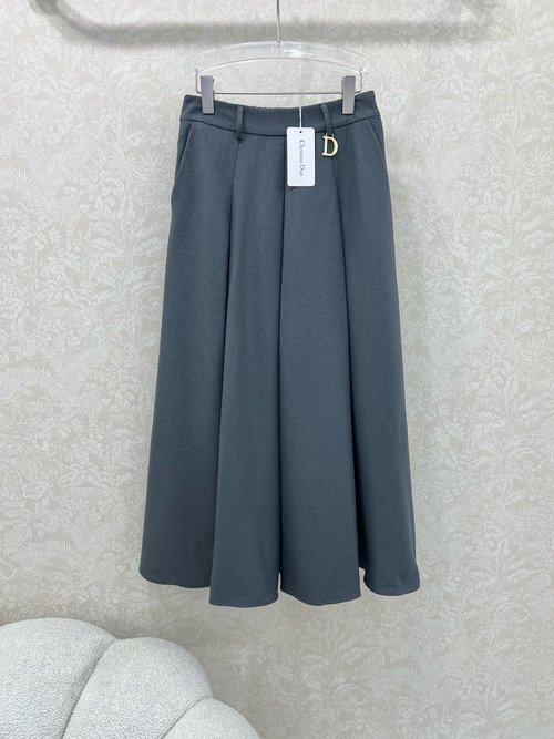 Dior Pleated Skirt with Custom D-letter Hardware Decoration and Perfect Fit
