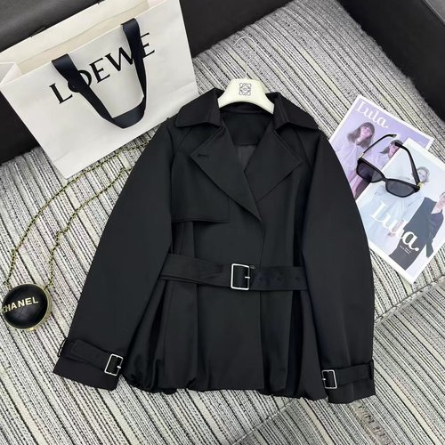 Loewe Highly Recommended: New LOE Collared Flared Windbreaker