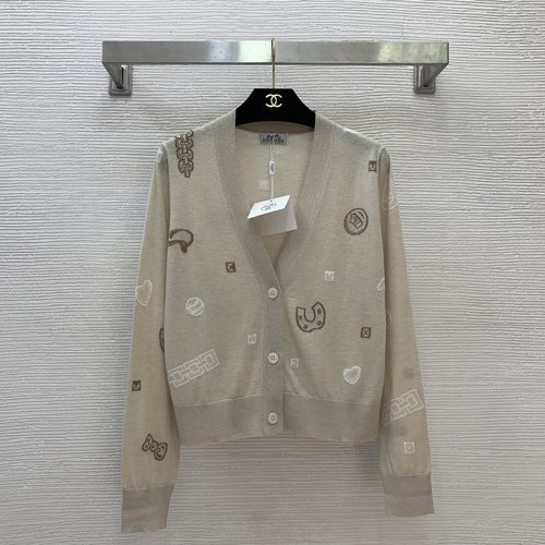 Hermes Bow Heart Geometric Pattern Knit Cardigan in Two - Tone