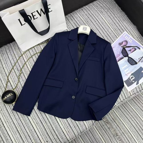 Loewe Highly Recommended: New LOE Collared Back-Pleated Blazer