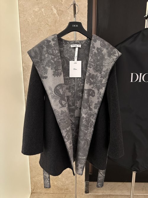 Dior Luxury Zoo Print Bathrobe-Style Cashmere Coat with Arch Needlework