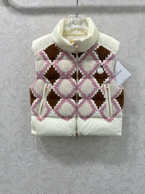 Moncler Matte Down Puffer Vest with Yarn Embroidery for a Sophisticated Look