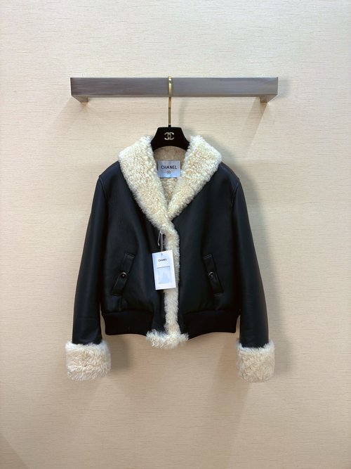 Chanel Newly Introduced Fashionable Clothing, Authentic Photos