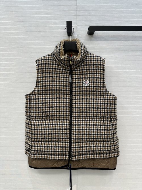 Moncler Exclusive First-release Herringbone Pattern Down Vest with Novel Design