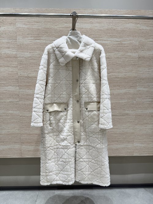Dior Long Fur Coat with Small Collar, Soft and Adaptable