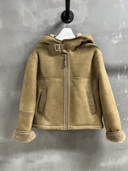 Hermes Stylish All-in-One Fur with Hooded Design