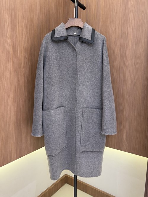 Louis Vuitton Well - Fitted Coat with Detachable Collar