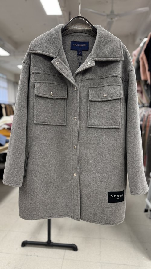 Louis Vuitton Sophisticated Gray Wool and Silk Blend Outerwear
