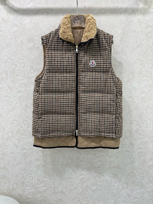 Moncler Wool Houndstooth Down Vest with Teddy Collar, Classic and Warm Style