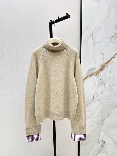 Brunello Cucinelli Stylish and Comfortable Cashmere Turtleneck Sweater with Detachable Cuffs