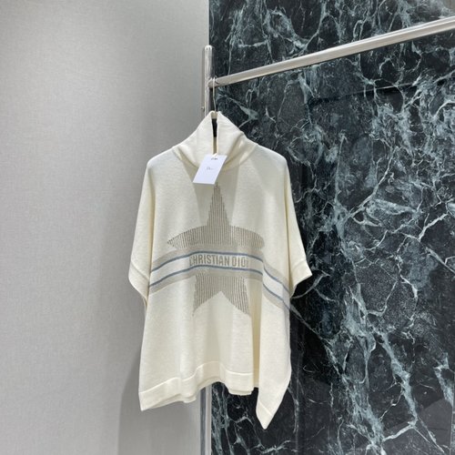 Dior High-Neck Knitted Poncho with Star Pattern for an Elegant Look