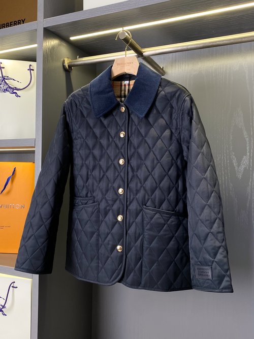 Burberry Vintage Quilted Cotton Jacket: Unique Design and Warmth