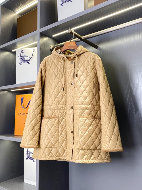Burberry Quilted Nylon Windproof Coat with Diverse Styles and Functions
