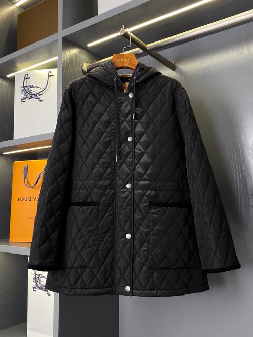 Burberry Lightweight Quilted Nylon Windbreaker with Logo and Retro Lining