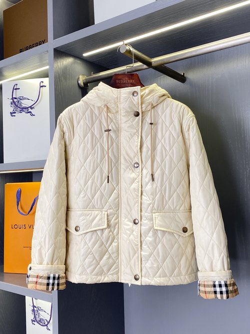 Burberry Lightweight Quilted Nylon Hooded Jacket with Iconic Features and Warmth