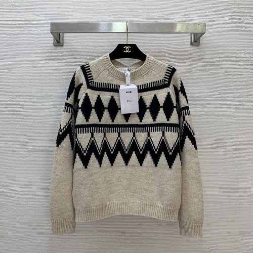 Dior Elegant Color-Blocked CD Pattern Apricot and Navy Knit Sweater
