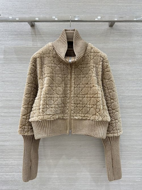 Dior Exclusive Fur-Trimmed Waistcoat, Double-Sided Wear, Stylish Design