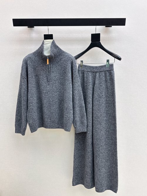 Hermes Lazy Style Wool Suit, Practical and Elegant