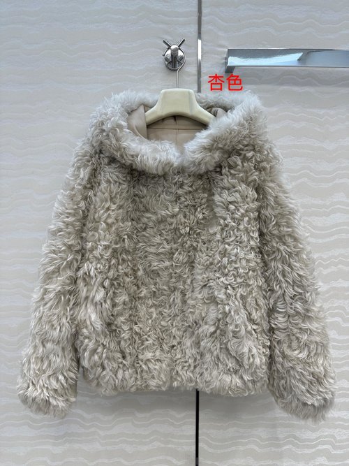 Loewe Stylish and Warm Exclusive Fur Coat with Imported Lamb Wool