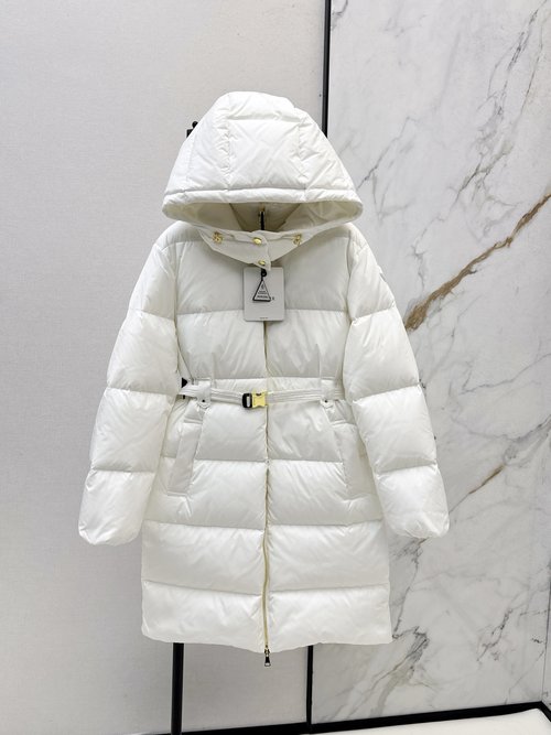 Moncler Stylish and Warm Down Jacket with Lamb Fur Collar