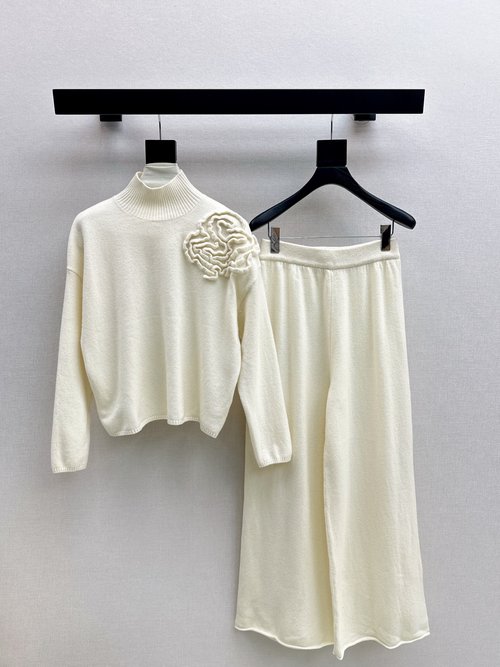 Valentino Luxury Knitted Wool Sweater and Pants Set with Floral Accents