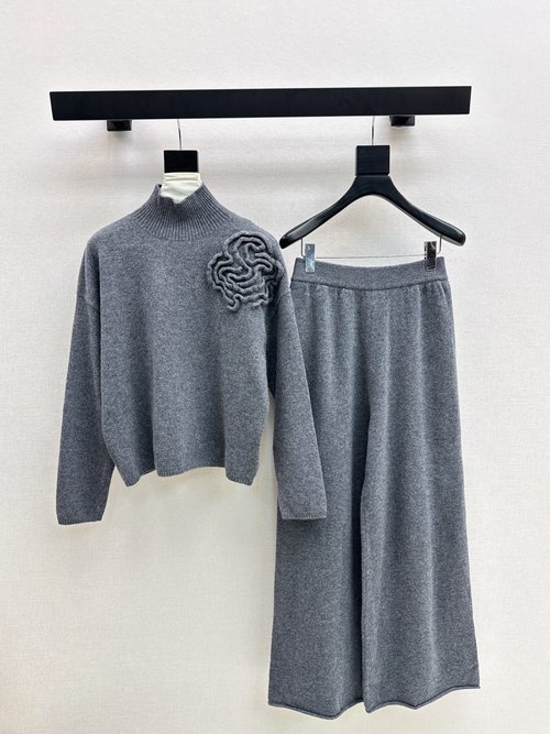 Valentino Luxury Knitted Wool Sweater and Pants Set with Floral Accents