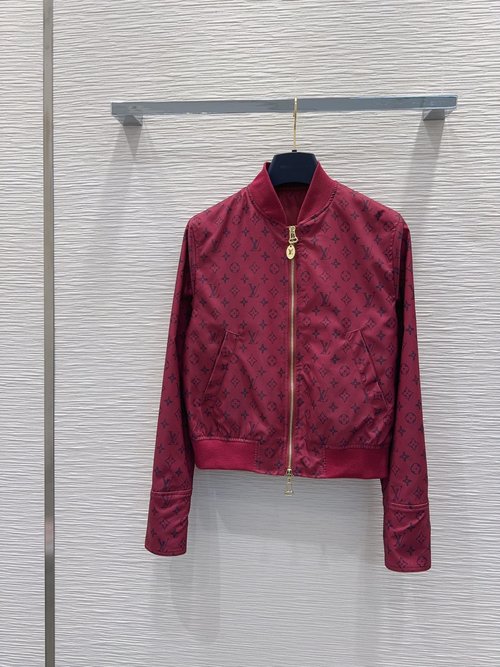 Louis Vuitton Fashionable and Stylish Coat with High - Quality Fabric