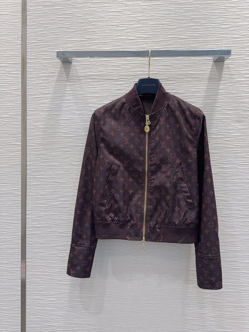 Louis Vuitton Fashionable and Stylish Coat with High - Quality Fabric