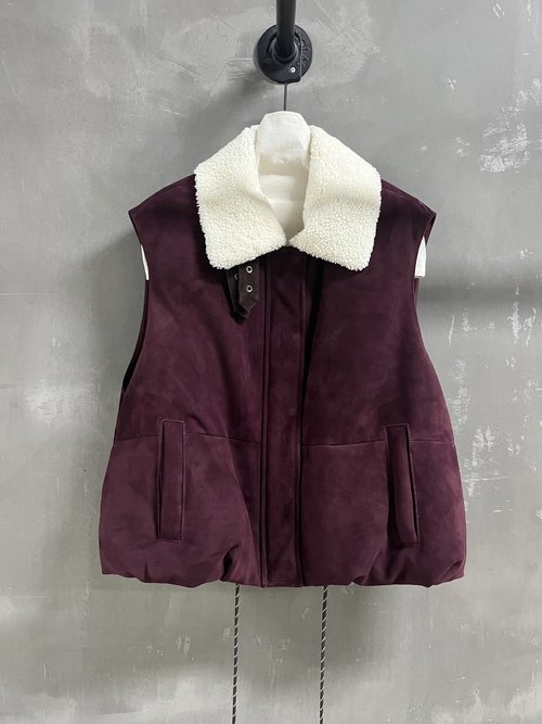 Loewe Exceptional Goose Down Apparel, Original Design, Elegant Retro