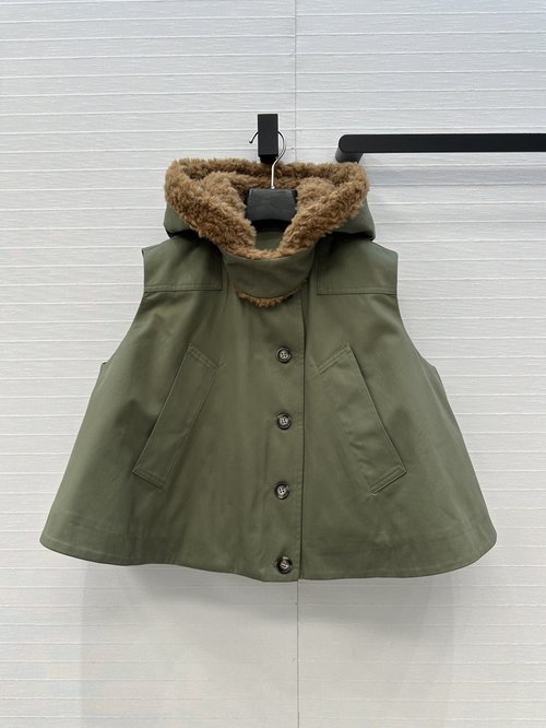 Loewe Exclusive Green Cotton Vest with Detachable Hood and A-Cut Design