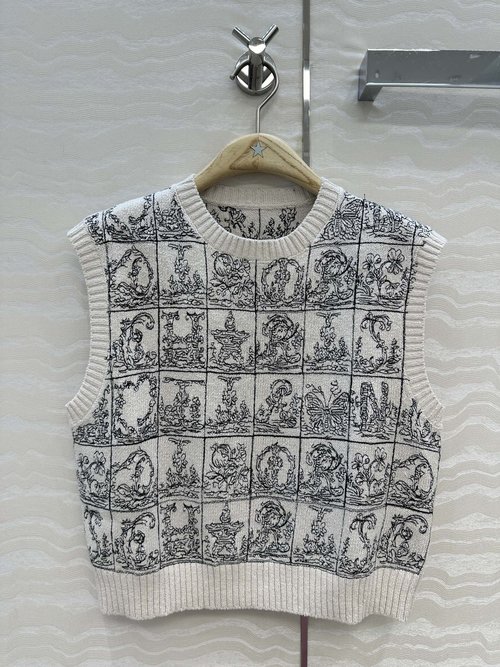 Dior Elegant Alphabet Embroidery Round Neck Sleeveless Top