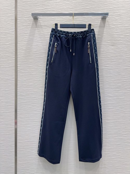 Louis Vuitton Double-Sided Jeans Suit with Unique Design and Rich Details
