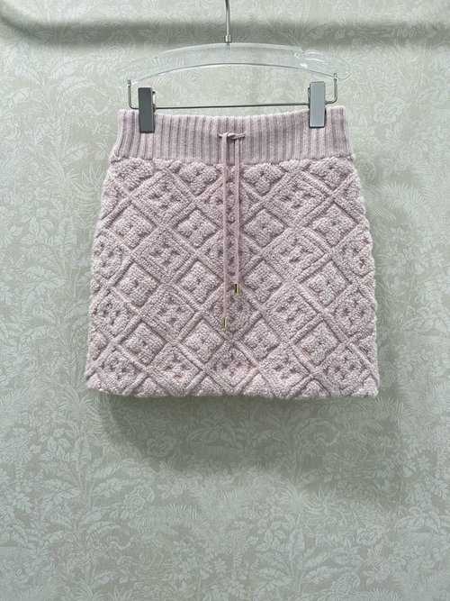 Louis Vuitton Stylish Jacquard Knit Skirt with Four - Leaf Clover Embellishments