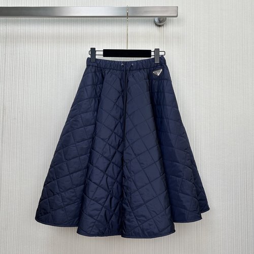 Prada New Arrival: Quilted Waist Skirt with Wide Flare and Stylish Design