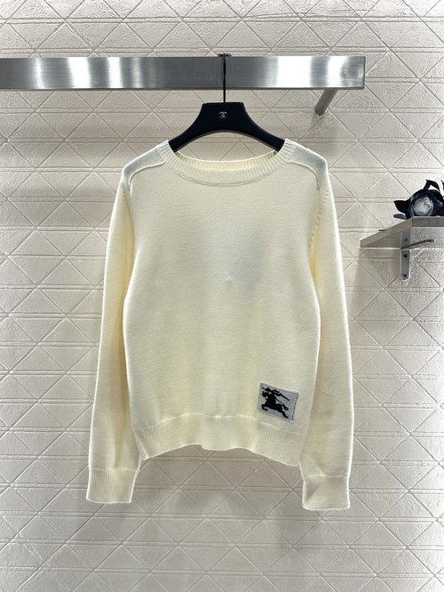 Burberry Warhorse Series Pullover Knit Long Sleeve with Horse Logo