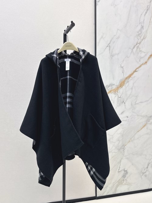 Burberry Classic Pattern Wool Shawl Poncho with Customized Craftsmanship