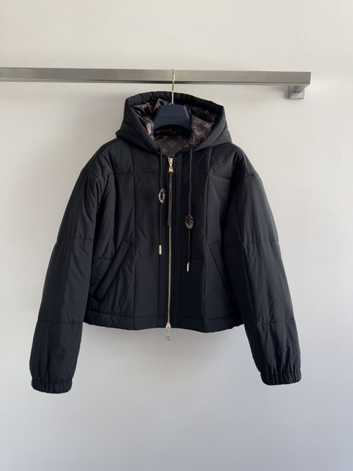 Louis Vuitton Hooded Cotton Jacket with Classic All - over Print, Combining Style and Warmth
