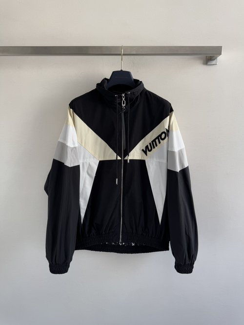 Louis Vuitton Autumn/Winter New Arrival Windproof and Waterproof Windbreaker with Geometric Splicing Design