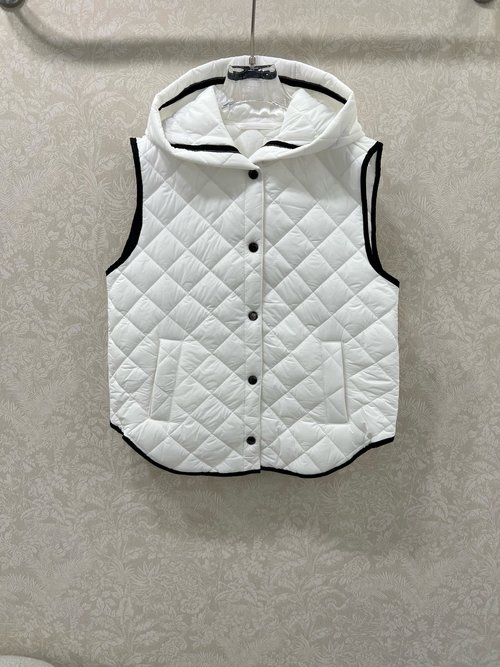 Loewe Quilted Cotton Vest with Zippered Hood, Ideal for Layering and Warmth