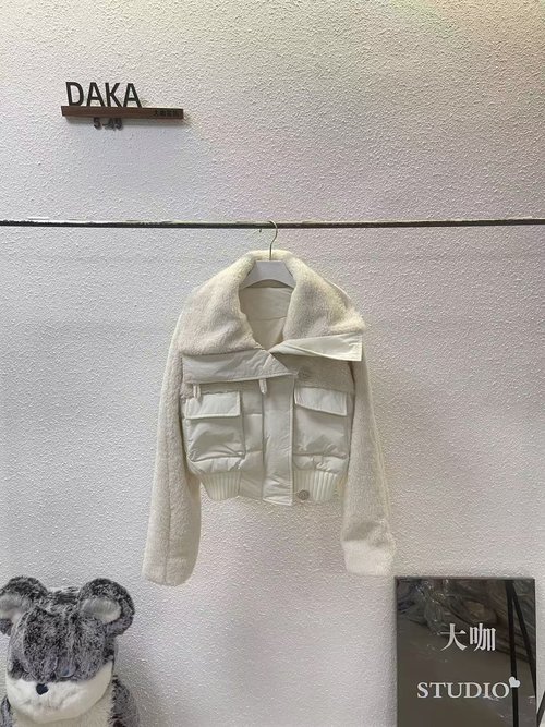 Moncler Chic and Versatile Short Lamb Wool-Spliced Coat