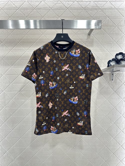 Louis Vuitton All-cotton T-shirt with Plush Prints and Chain Decoration