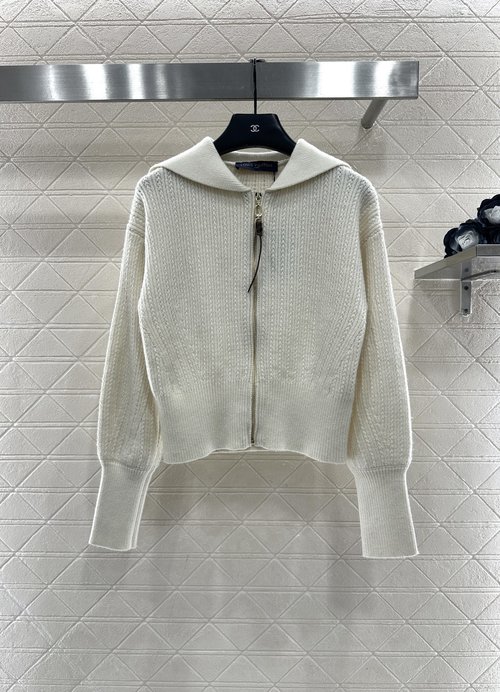Louis Vuitton Zipper Knitted Jacket with Half-Moon Collar, Slim and Elegant