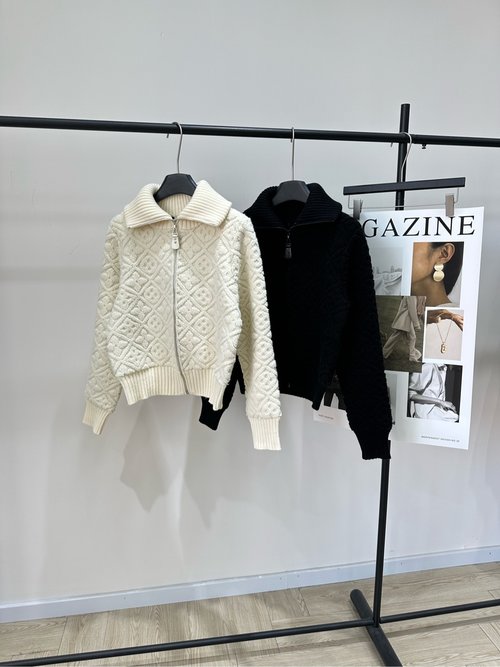 Louis Vuitton Stylish and Practical Ski - Series Knitted Zip - Up Jacket